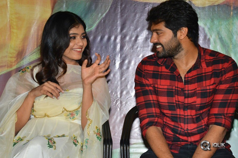 24-Kisses-Movie-Trailer-Launch